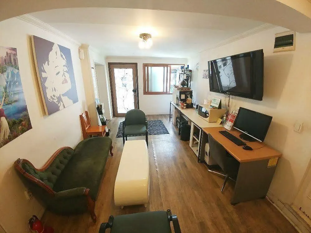 Hotel Pop @ Itaewon Boutique Guest House - Hostel Seoul